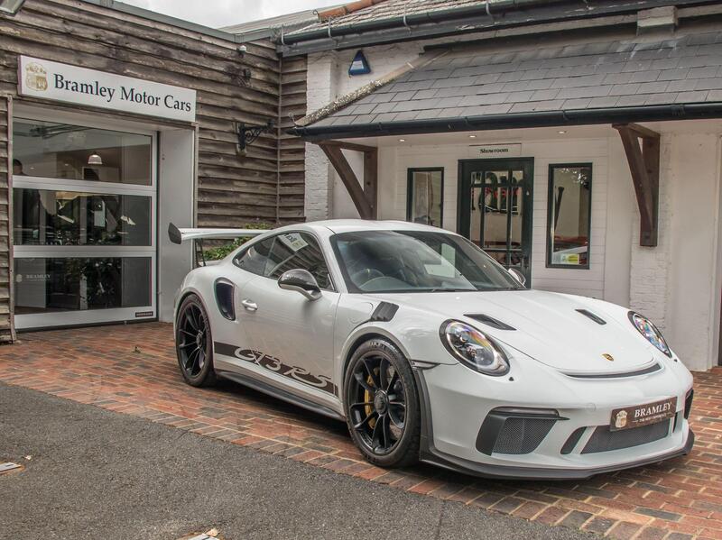 Porsche 911 view 2