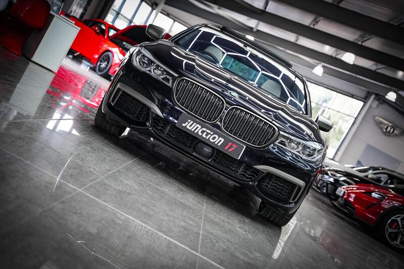BMW 7 Series view 4