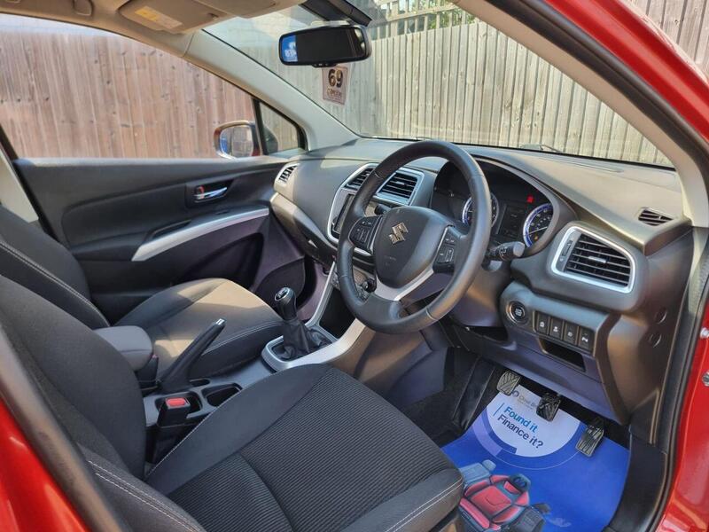 Suzuki SX4 S-Cross view 2