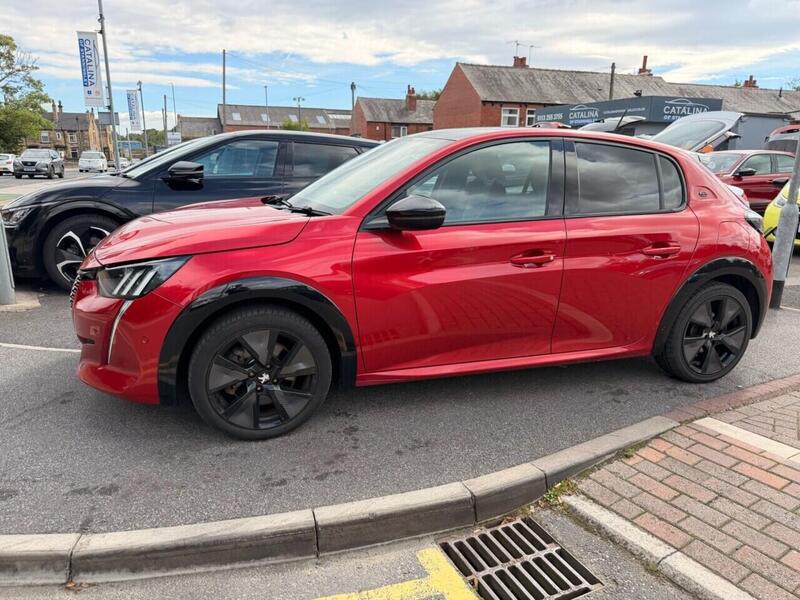 Peugeot E-208 view 5