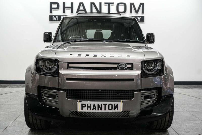 Land Rover Defender 130 view 2