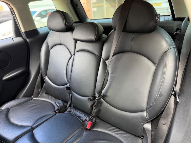 Mini Countryman view 16