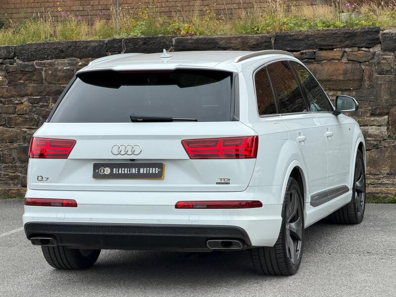 Audi Audi Q7 view 7