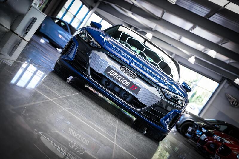Audi E-Tron GT view 4