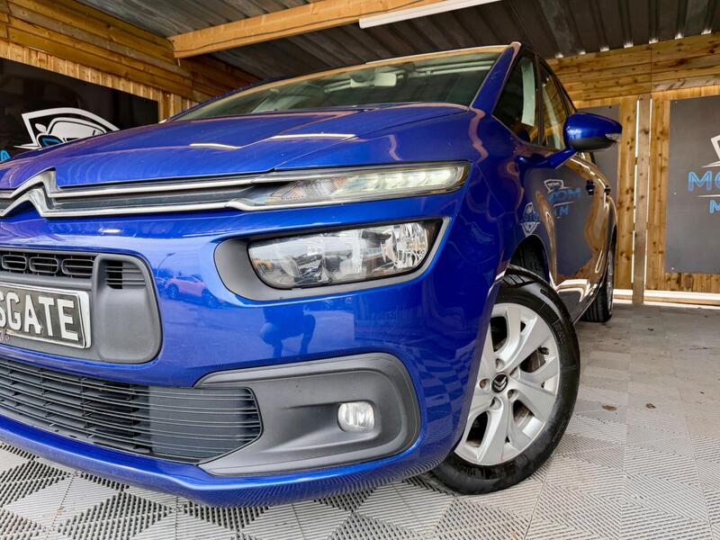 Citroen Grand C4 Picasso view 5