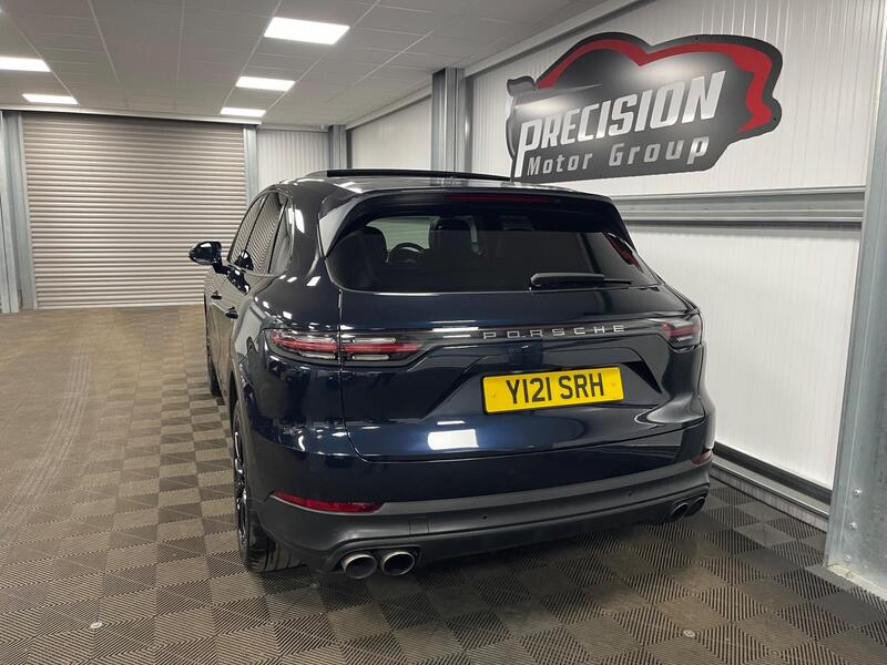 Porsche Cayenne view 7