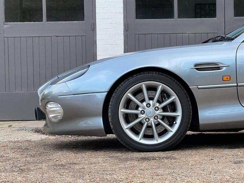 Aston Martin DB7 view 4