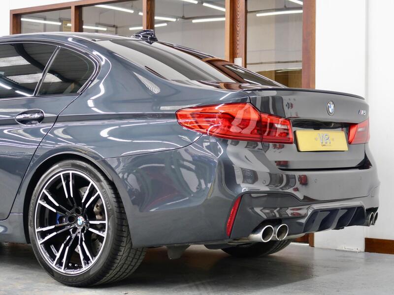 BMW M5 view 4
