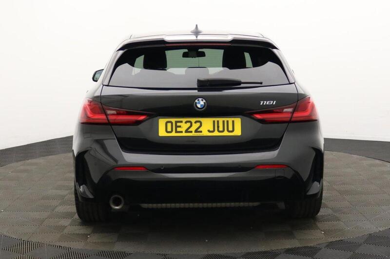 BMW 1 Series view 5
