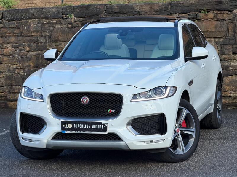 Jaguar F-Pace view 3