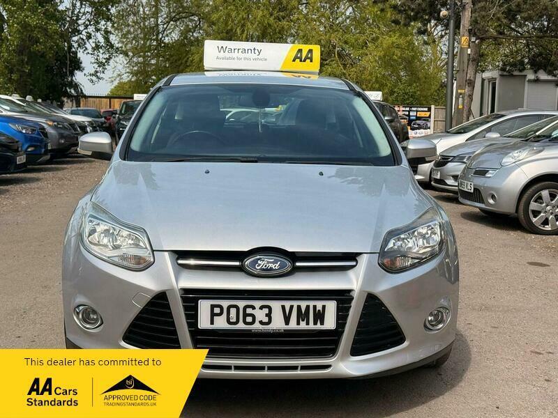 2013 Ford Focus 1.0T EcoBoost Titanium Euro 5 (s/s) 5dr photo 4