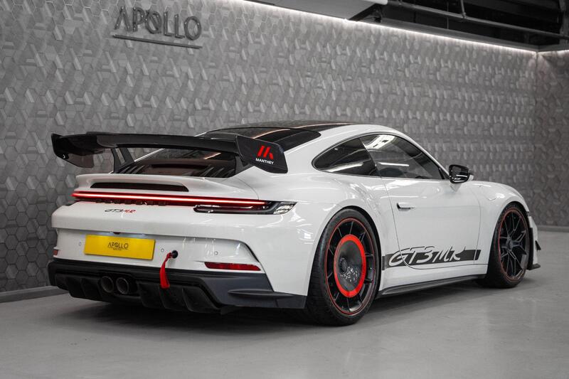 Porsche 911 view 6
