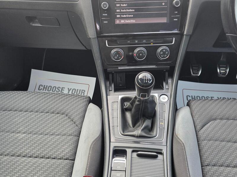 Volkswagen Golf view 3
