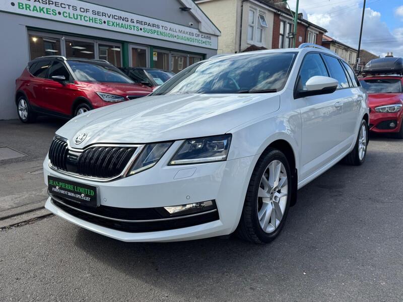 Skoda Octavia view 4