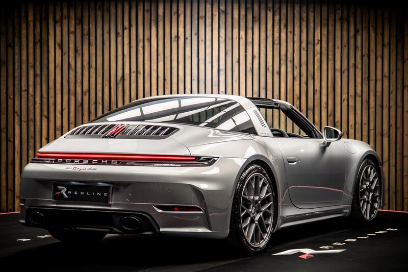 Porsche 911 view 4