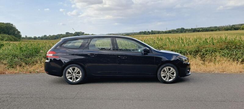 Peugeot 308 view 4