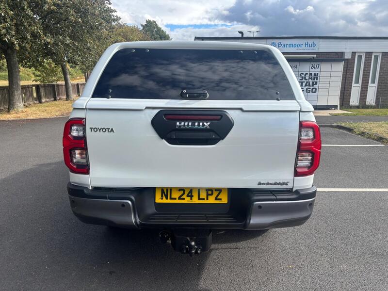 Toyota Hilux view 6