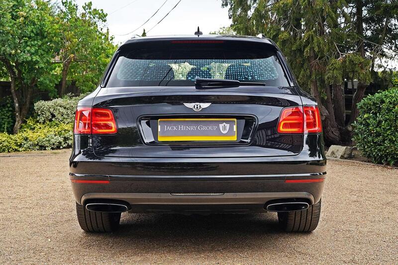 Bentley Bentayga view 4