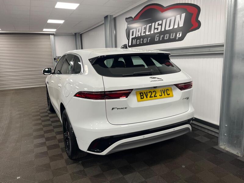 Jaguar F-Pace view 7