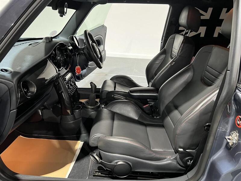 Mini Hatch view 5