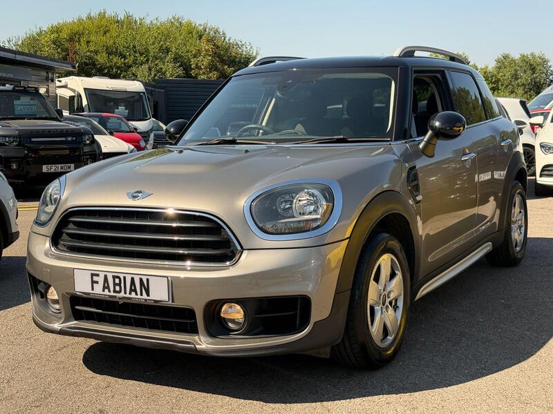 Mini Countryman view 3