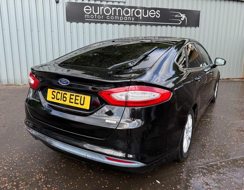 Ford Mondeo view 4