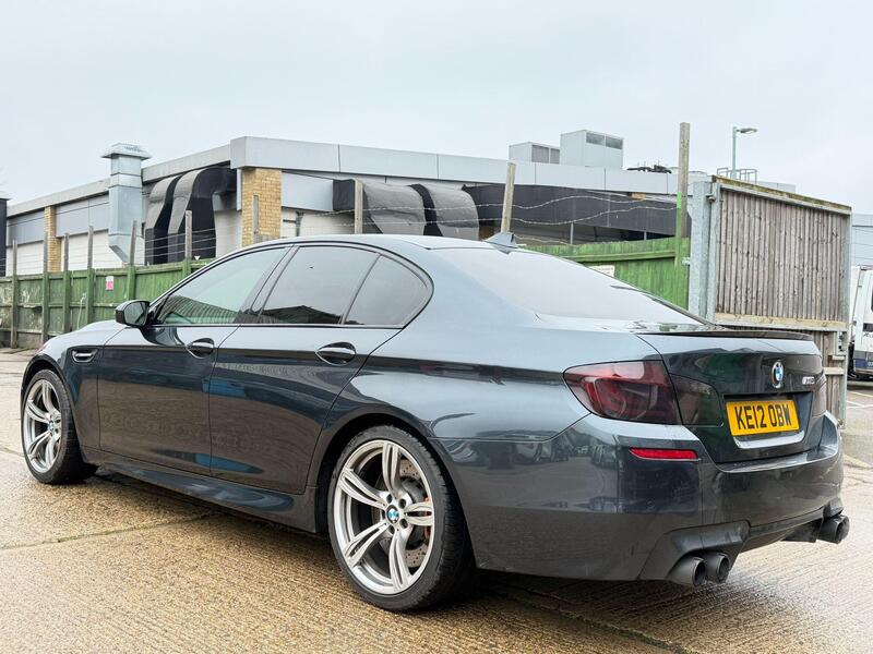 BMW M5 view 6