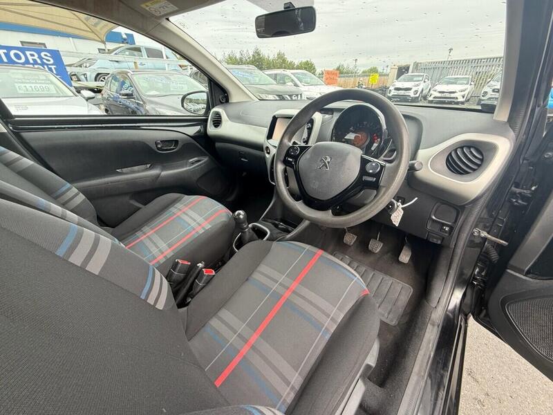 Peugeot 108 view 2
