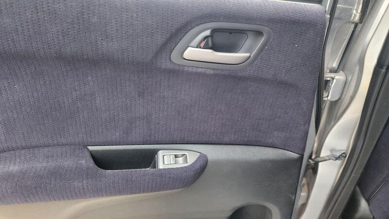 2008 Honda FR-V — photo 35