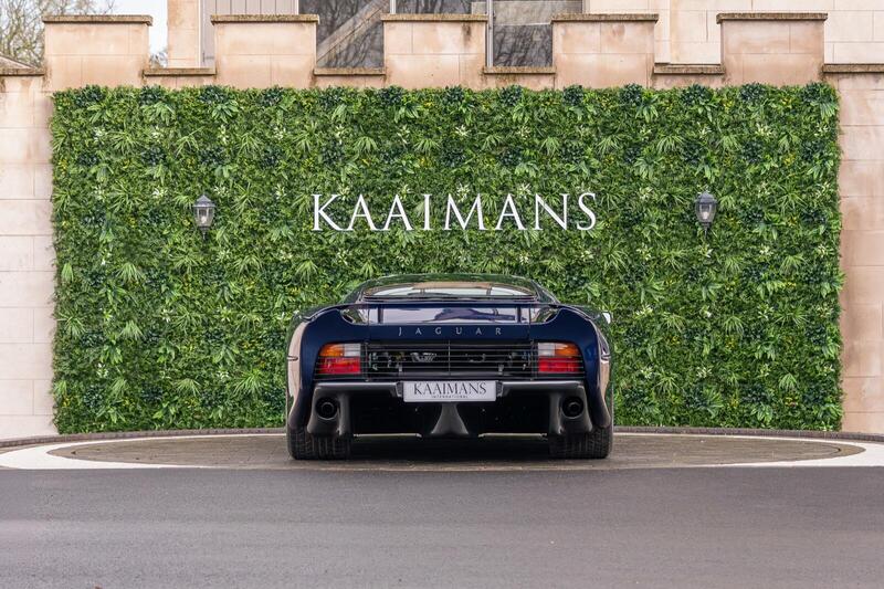 Jaguar XJ220 view 4