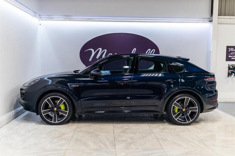 Porsche Cayenne view 3