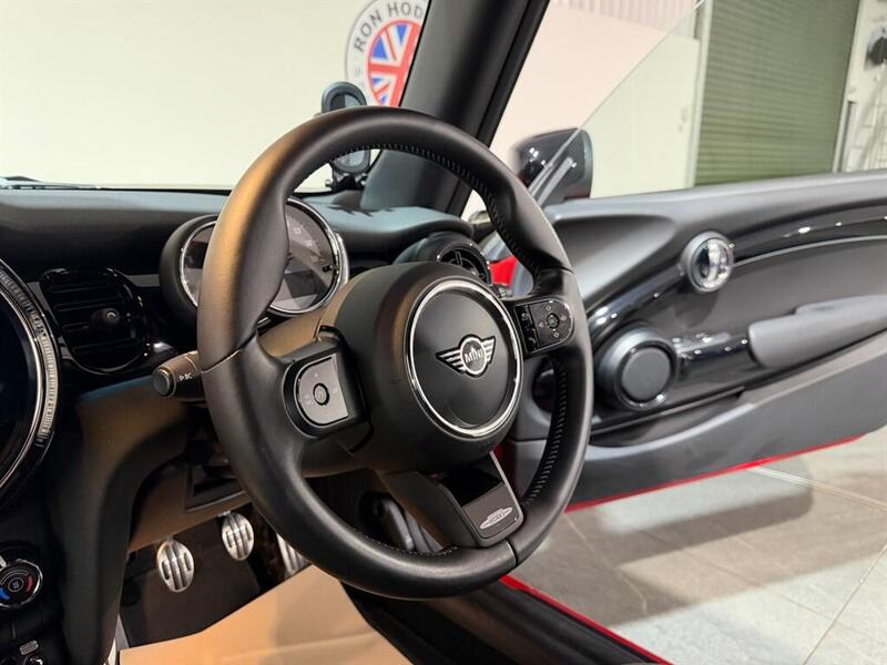 Mini Cooper view 7