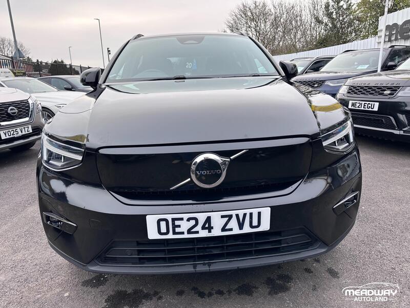 Volvo Ex40 view 2