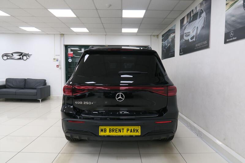Mercedes-Benz 250 view 5