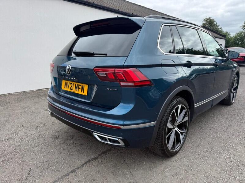 Volkswagen Tiguan view 4
