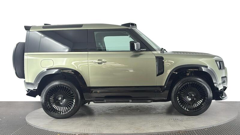Land Rover Defender 90 view 3