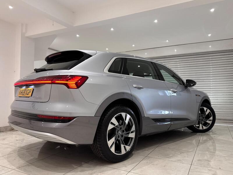 Audi Audi e-tron view 2
