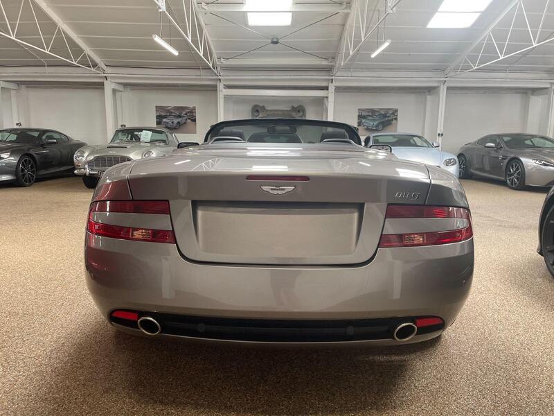 Aston Martin DB9 view 6