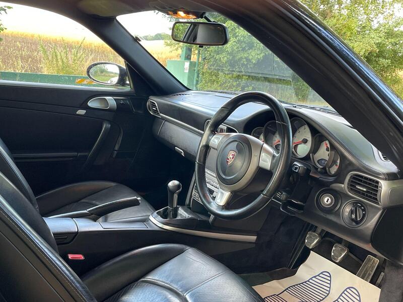 Porsche 911 view 15