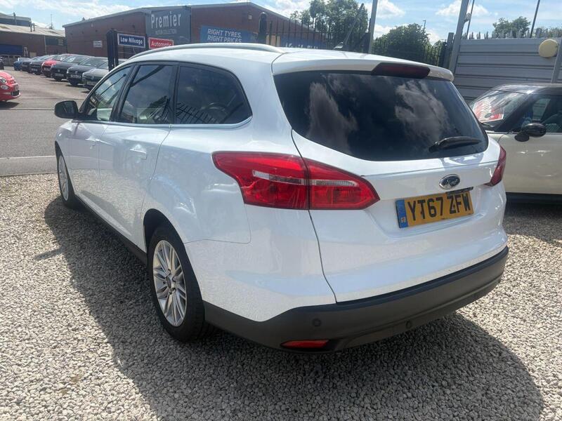 Ford Focus view 4