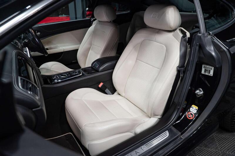 Jaguar XKR view 4