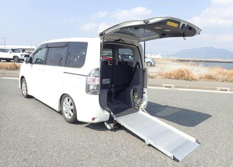 Toyota Voxy main image