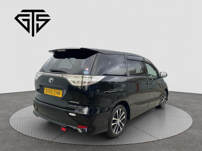 Toyota Estima view 3