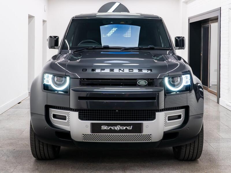 Land Rover Defender 90 view 5