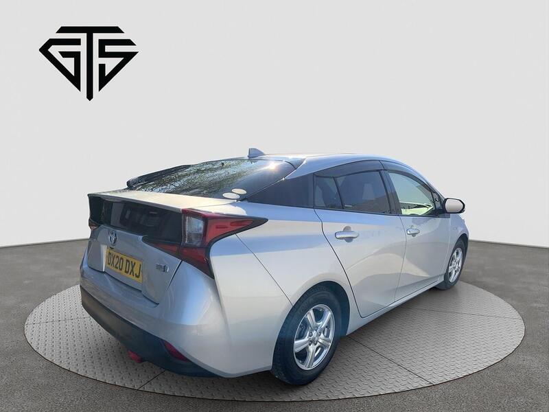 Toyota Prius view 3
