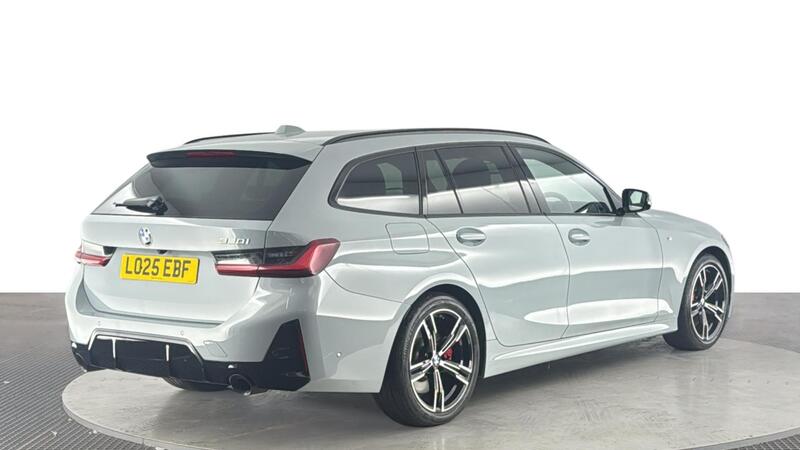 BMW 3 Series view 4