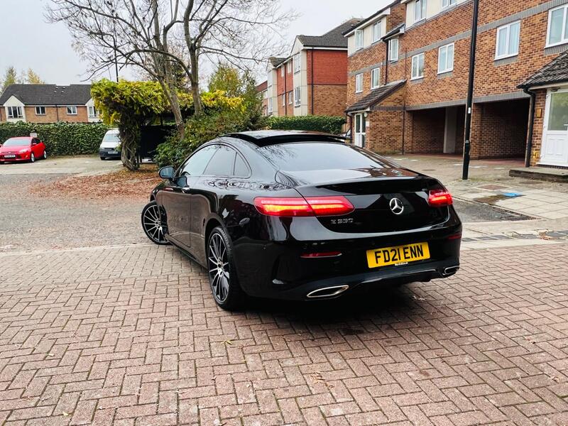 Mercedes-Benz E Class view 16