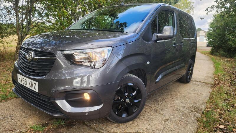 2019 Vauxhall Combo Life — photo 3
