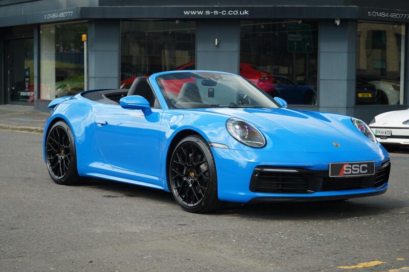 Porsche 911 view 4