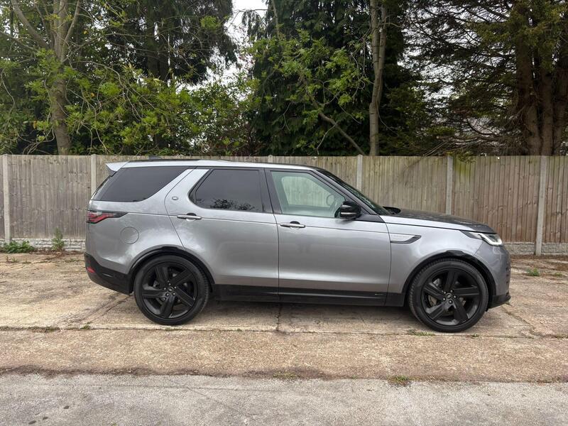 Land Rover Discovery 3 view 2